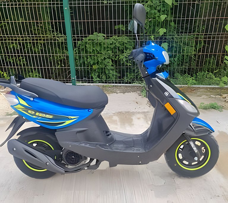 Minimalist Studio with Pool and FREE Motor Scooter